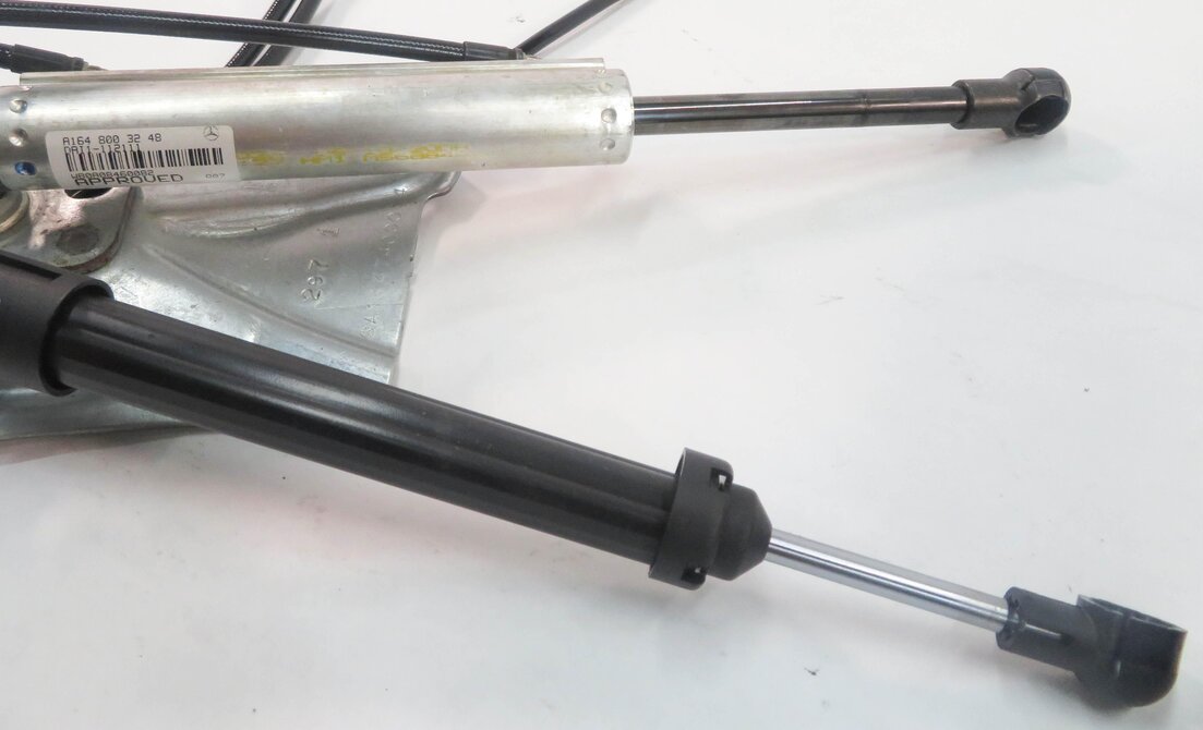 Thumbnail 6: 2006-2009 MERCEDES ML-CLASS (W164) REAR TRUNK LIFT MOTOR w/ RAM & LINES (2-PIN)