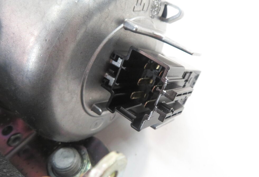 Thumbnail 6: 09 MB GL320 GL450 GL550 ML320 ML350 ML550 RIGHT FRONT SEATBELT RETRACTOR (BLACK)
