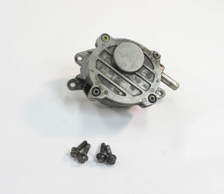 08-13 MB E320 E350 GL320 GL350 ML320 ML350 R350 3.0L OM642 DIESEL VACUUM PUMP