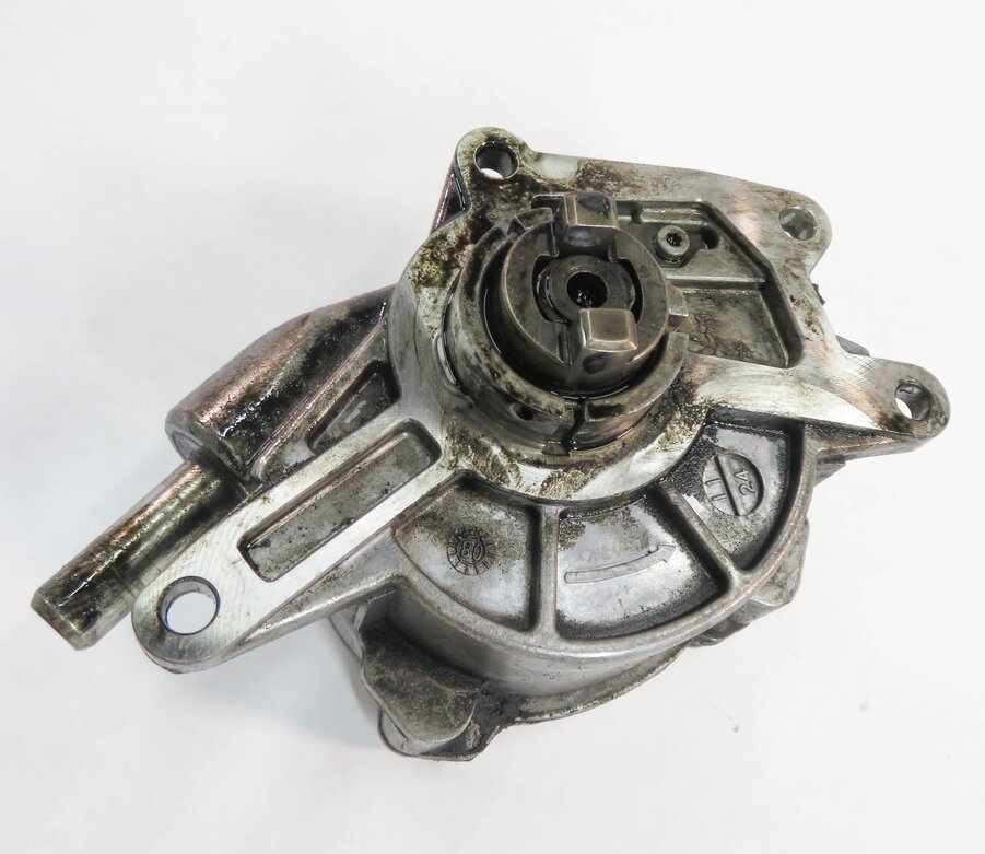 Thumbnail 6: 08-13 MB E320 E350 GL320 GL350 ML320 ML350 R350 3.0L OM642 DIESEL VACUUM PUMP