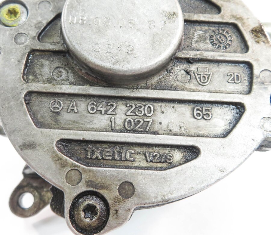 Thumbnail 8: 08-13 MB E320 E350 GL320 GL350 ML320 ML350 R350 3.0L OM642 DIESEL VACUUM PUMP