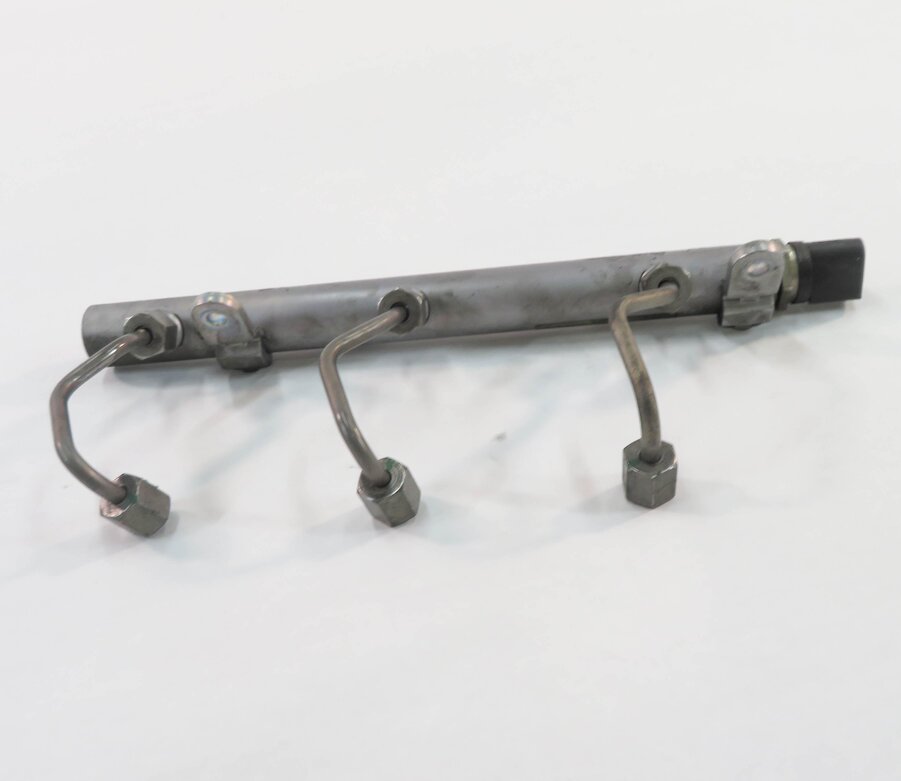 Thumbnail 3: 2009 MERCEDES ML320 (W164) 3.0L OM642 DIESEL - RIGHT ENGINE FUEL RAIL w/ LINES