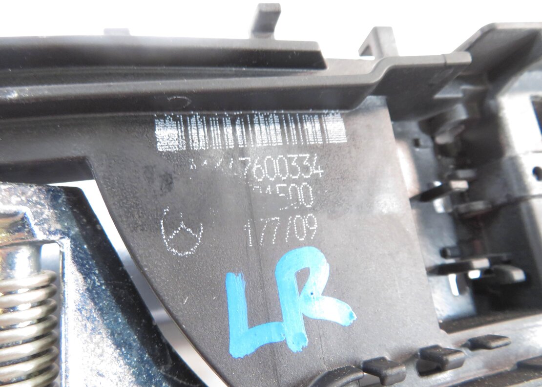 Thumbnail 6: 2010 MERCEDES ML350 (W164) LEFT REAR KEYLESS GO EXTERIOR DOOR HANDLE (BLUE 349U)