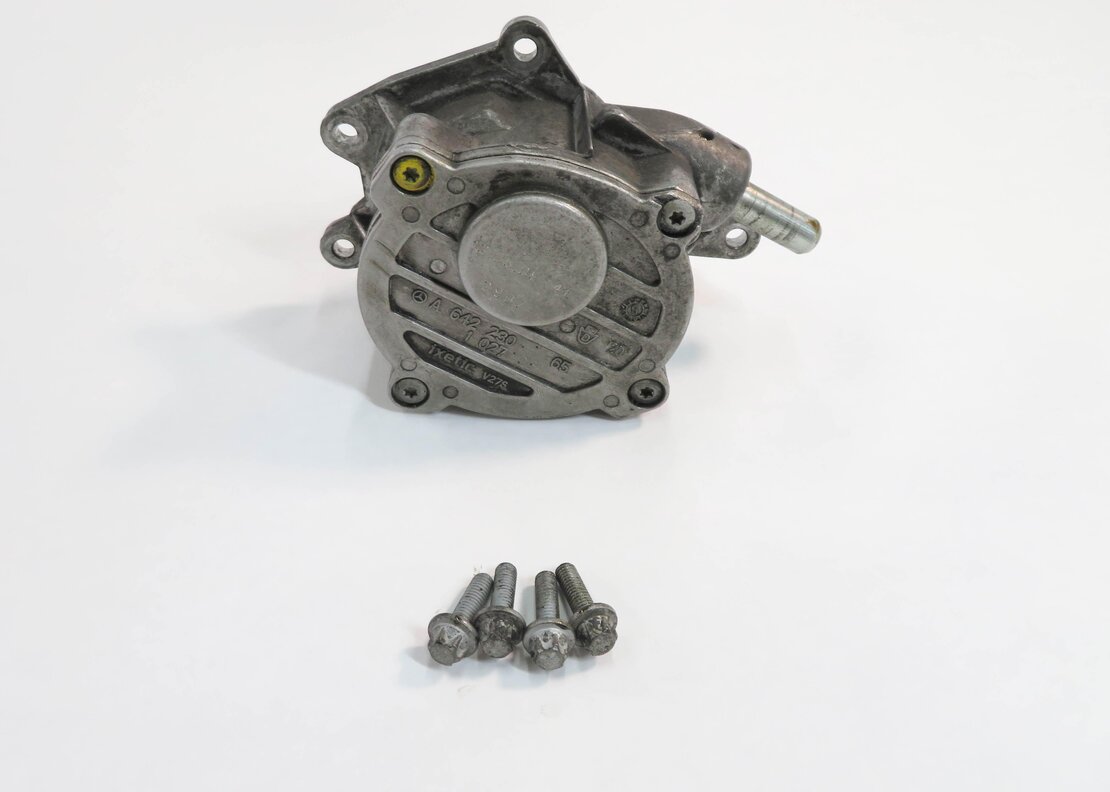 08-13 MB E320 E350 GL320 GL350 ML320 ML350 R350 3.0L OM642 DIESEL VACUUM PUMP