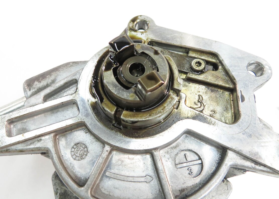 Thumbnail 7: 08-13 MB E320 E350 GL320 GL350 ML320 ML350 R350 3.0L OM642 DIESEL VACUUM PUMP
