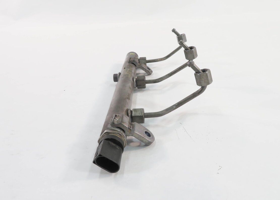 Thumbnail 3: 2010 MERCEDES BENZ ML350 (W164) 3.0L OM642 DIESEL ENGINE - RIGHT FUEL RAIL