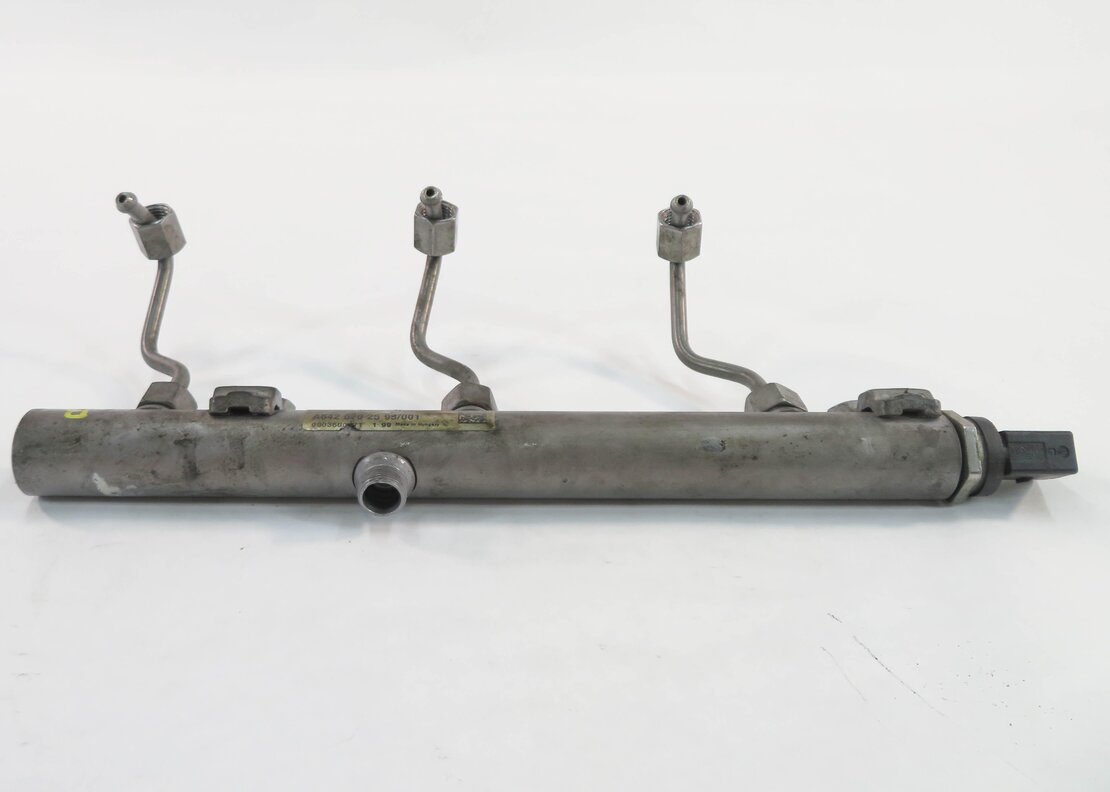 Thumbnail 4: 2010 MERCEDES BENZ ML350 (W164) 3.0L OM642 DIESEL ENGINE - RIGHT FUEL RAIL