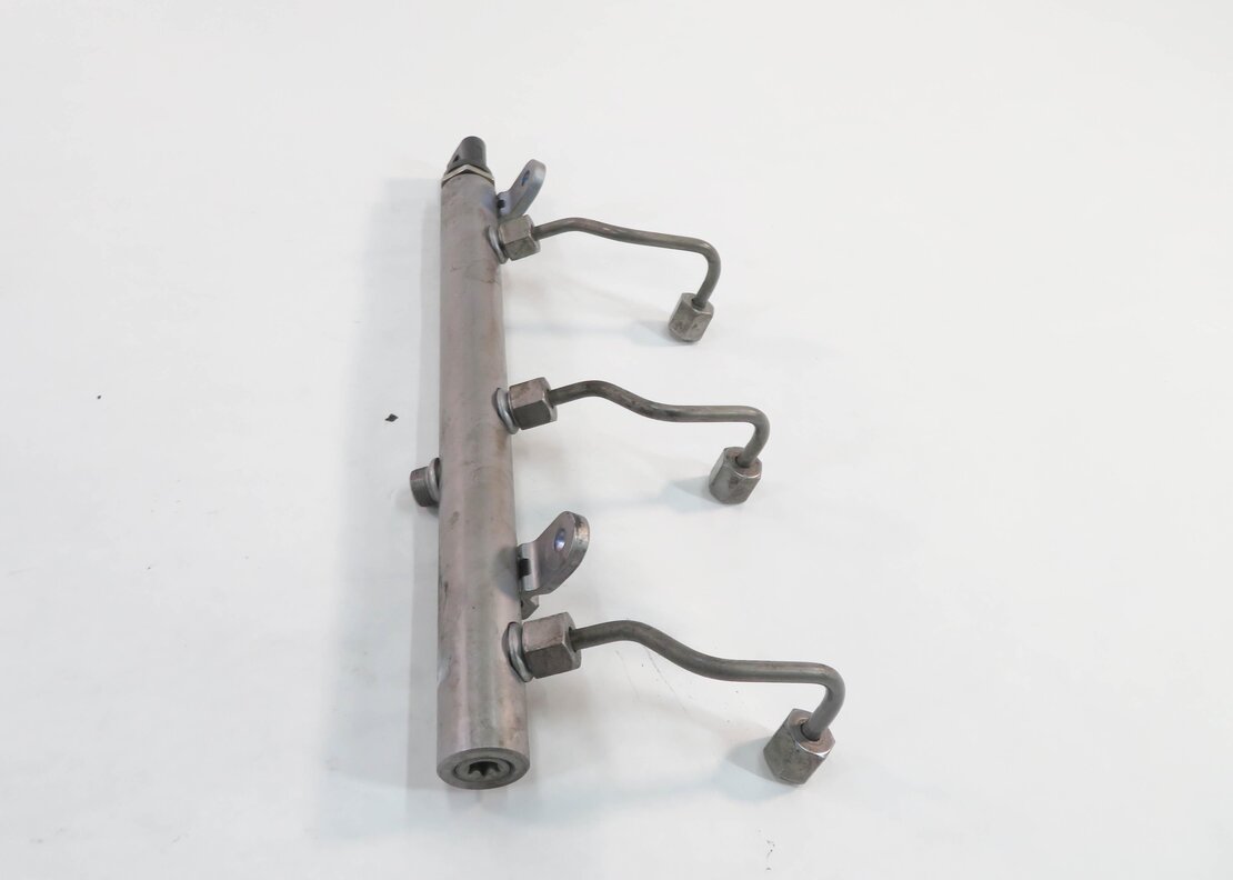 Thumbnail 6: 2010 MERCEDES BENZ ML350 (W164) 3.0L OM642 DIESEL ENGINE - RIGHT FUEL RAIL