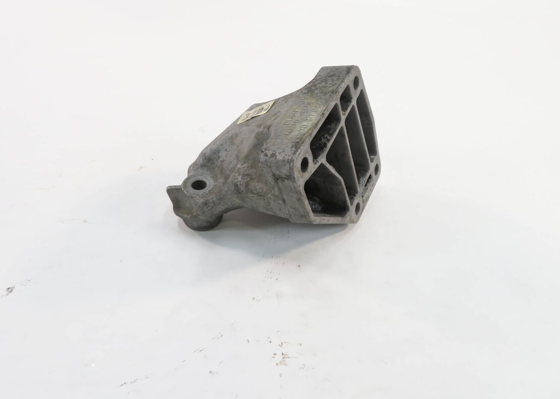 Thumbnail 2: 2010 MERCEDES BENZ ML350 (W164) 3.0L OM642 DIESEL - LEFT ENGINE MOUNT BRACKET