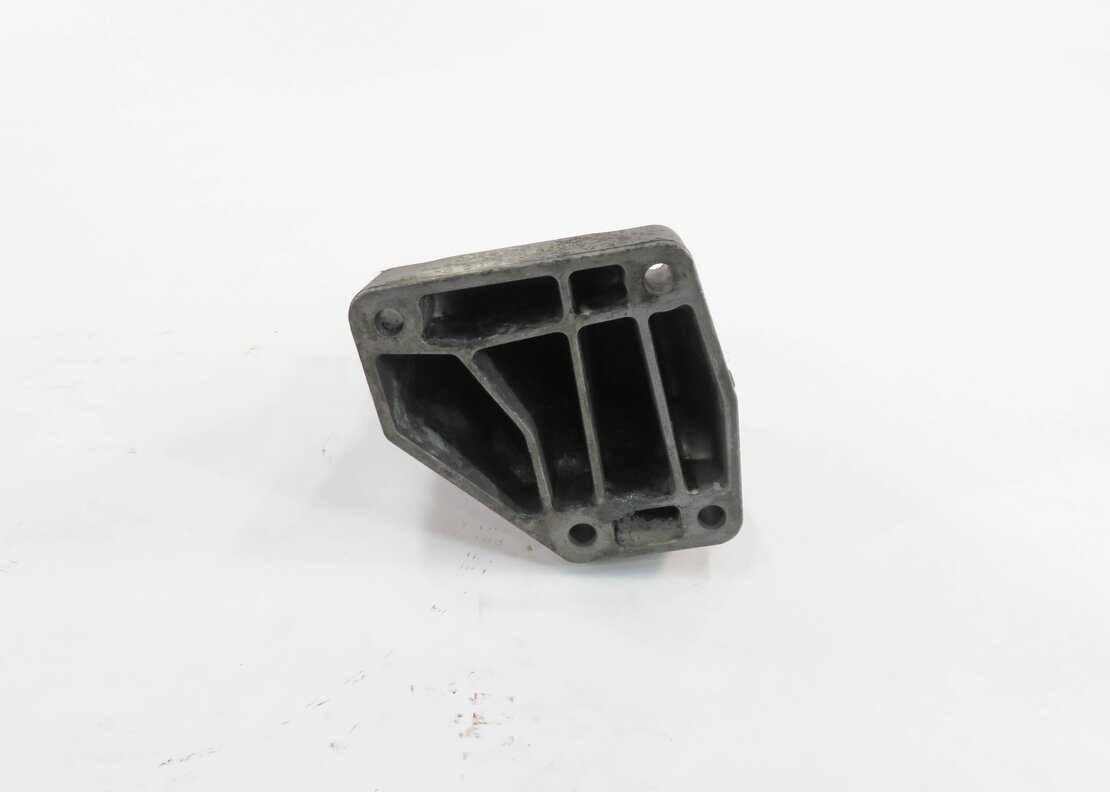 Thumbnail 3: 2010 MERCEDES BENZ ML350 (W164) 3.0L OM642 DIESEL - LEFT ENGINE MOUNT BRACKET