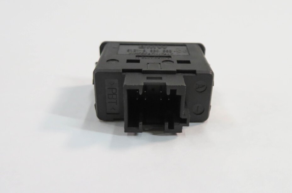 Thumbnail 3: 2009 BMW X5 (E70) REAR MEDIA AUDIO HEADPHONE JACK
