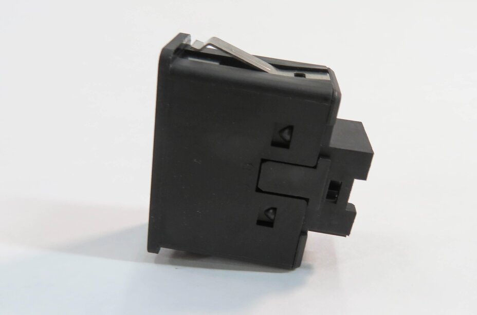 Thumbnail 5: 2009 BMW X5 (E70) REAR MEDIA AUDIO HEADPHONE JACK