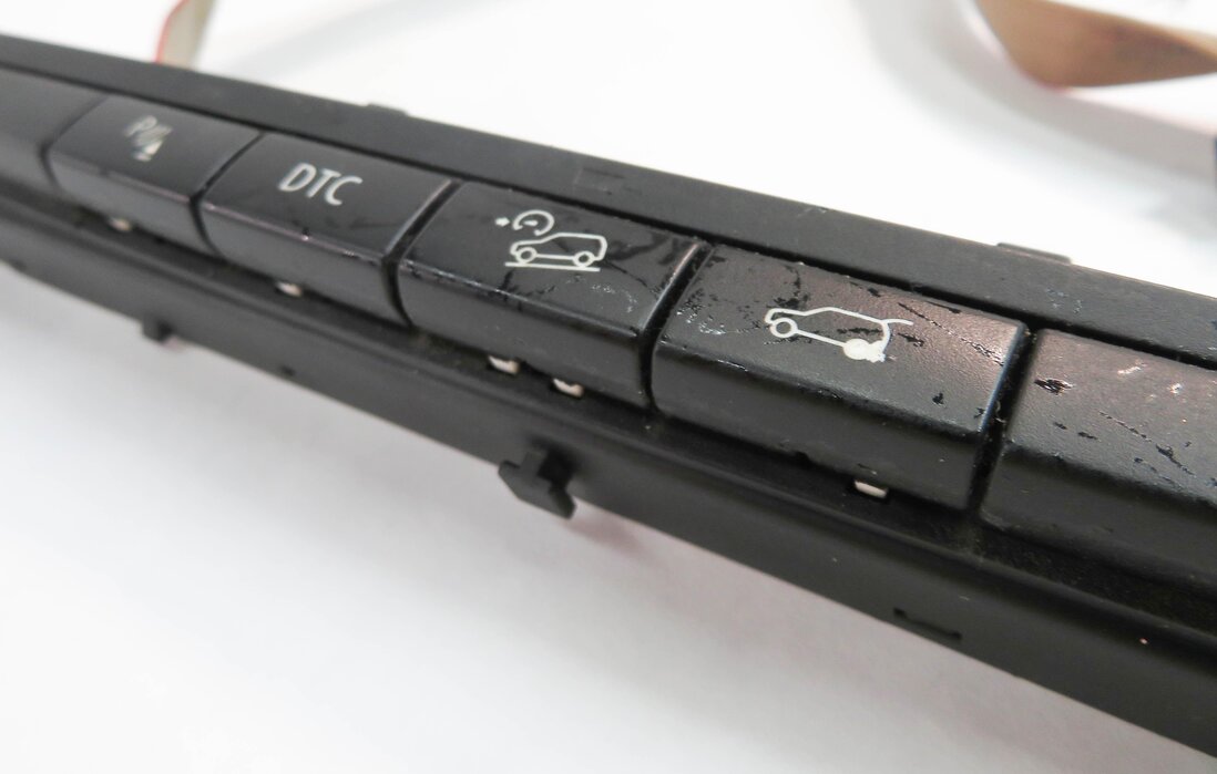 Thumbnail 7: 2009 BMW X5 (E70) FRONT DASH PDC DTC HILL DESCENT TRUNK RELEASE SWITCH BUTTON