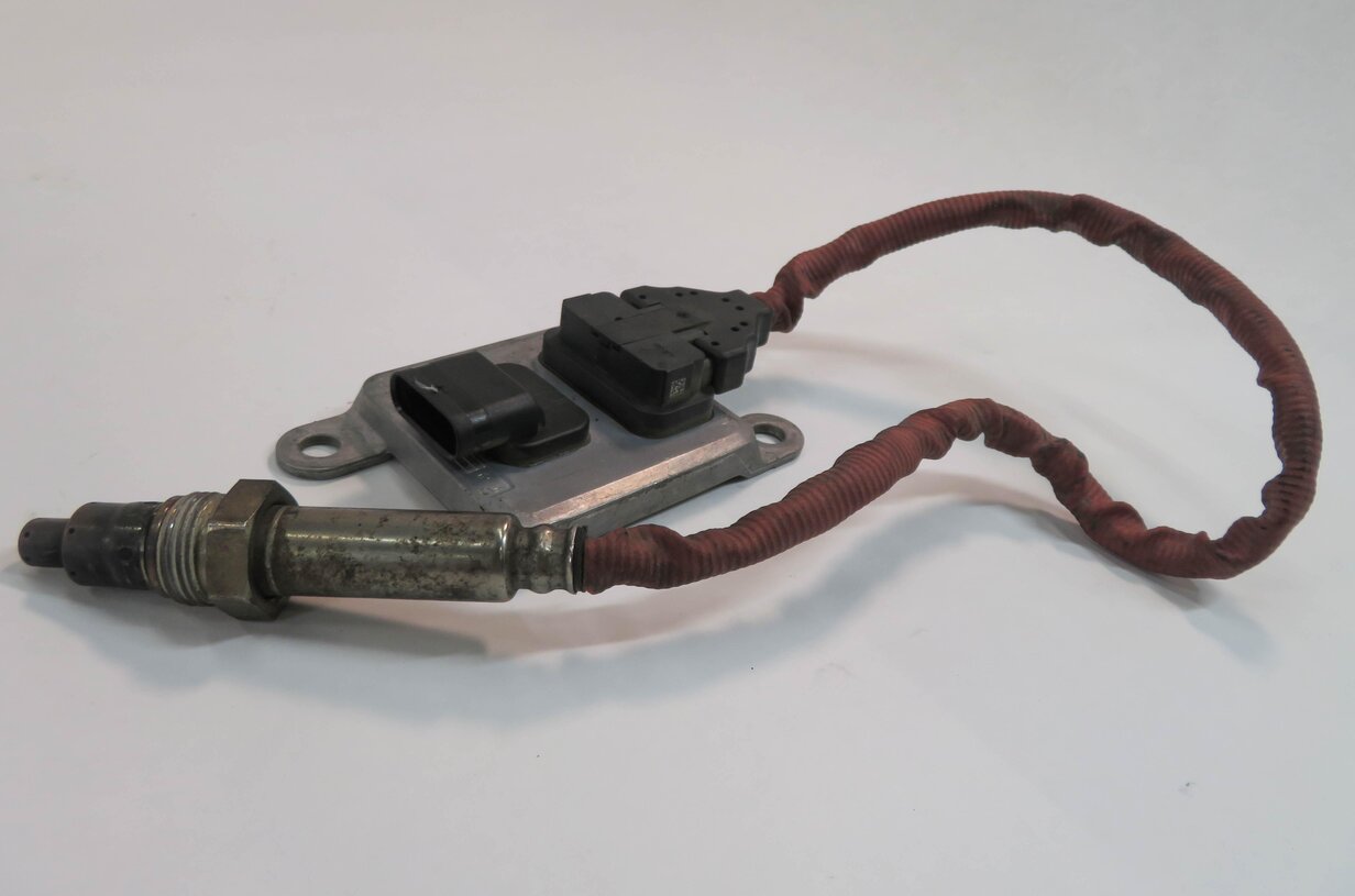 2009 BMW X5 (E70) 3.0L M57Y DIESEL - LOWER NOX NITROGEN OXIDE PROBE SENSOR