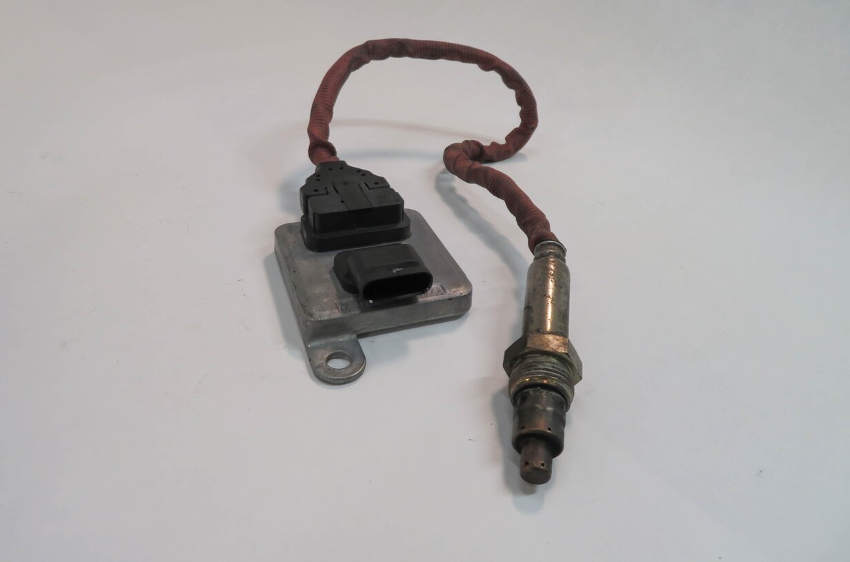 Thumbnail 2: 2009 BMW X5 (E70) 3.0L M57Y DIESEL - LOWER NOX NITROGEN OXIDE PROBE SENSOR