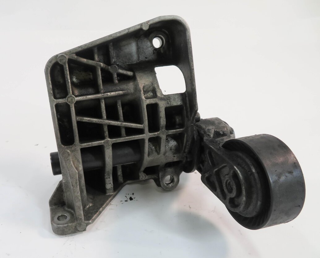 Thumbnail 4: 2009 BMW X5 (E70) 3.0L M57Y DIESEL ENGINE - POWER STEERING PUMP MOUNT BRACKET