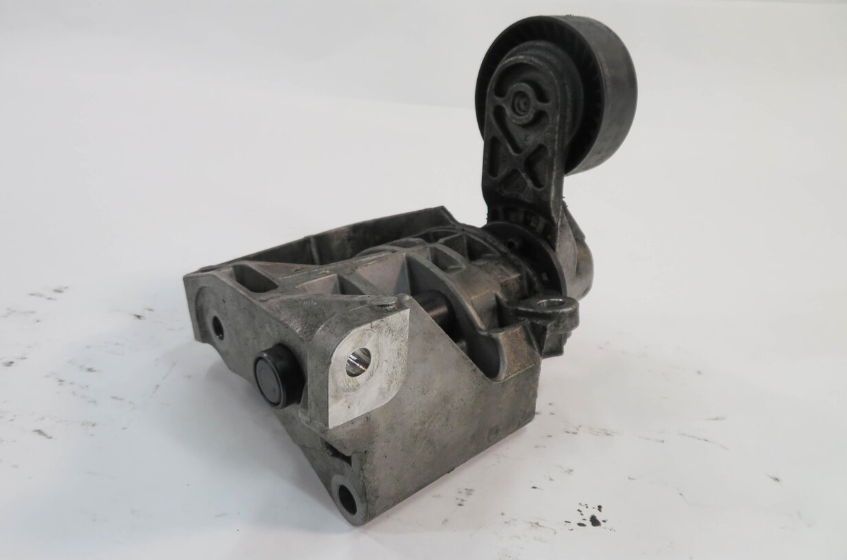 Thumbnail 6: 2009 BMW X5 (E70) 3.0L M57Y DIESEL ENGINE - POWER STEERING PUMP MOUNT BRACKET