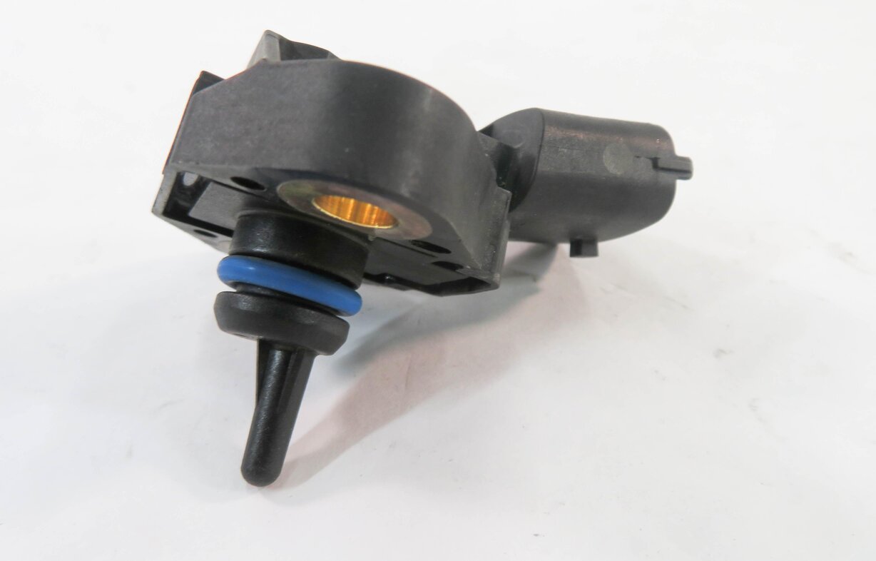 Thumbnail 4: 2006 BMW M5 ///M (E60) 5.0L S85 V10 - MANIFOLD ABSOLUTE PRESSURE SENSOR (MAP)