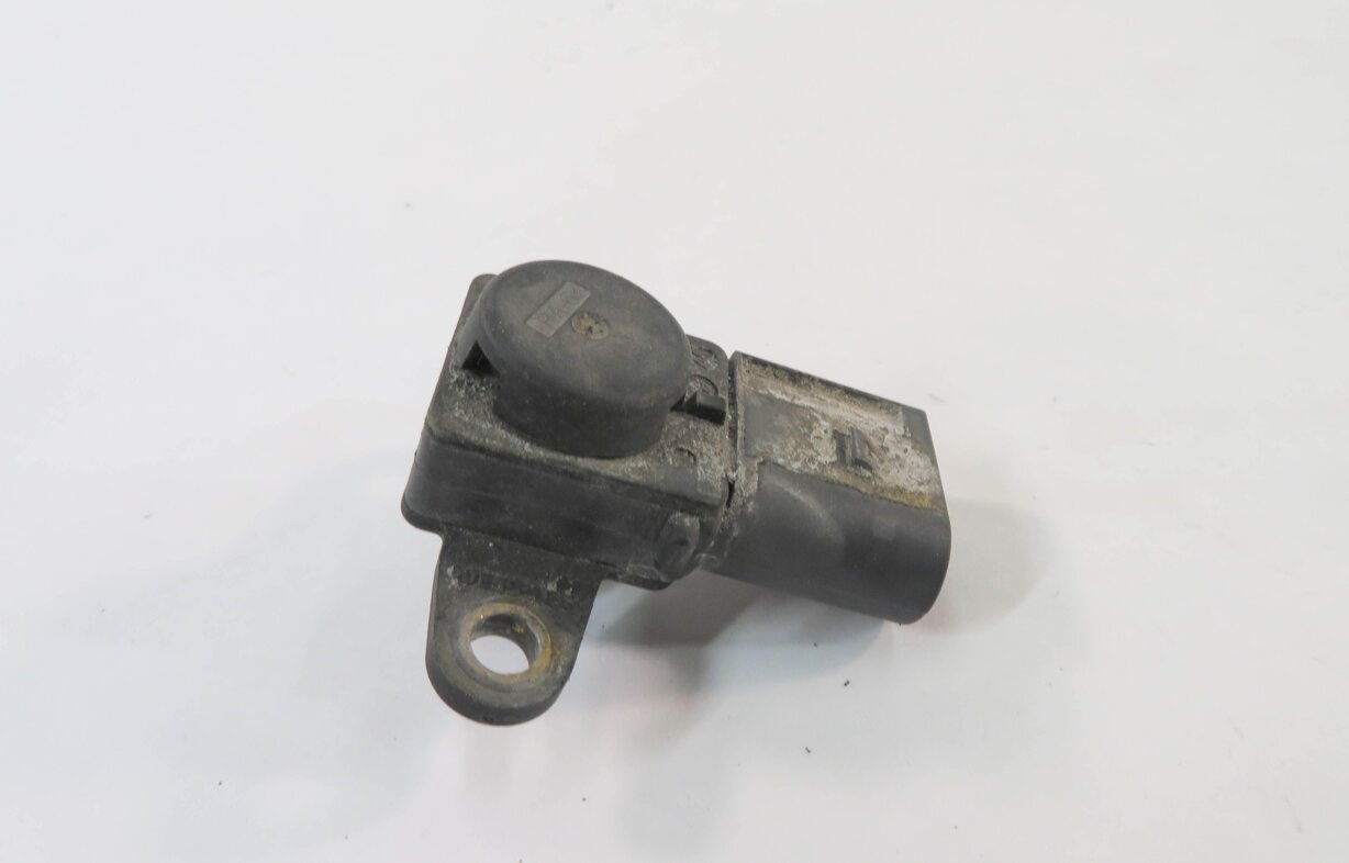 Thumbnail 2: 2006 BMW M5 ///M (E60) 5.0L S85 V10 - MANIFOLD ABSOLUTE PRESSURE SENSOR (MAP)