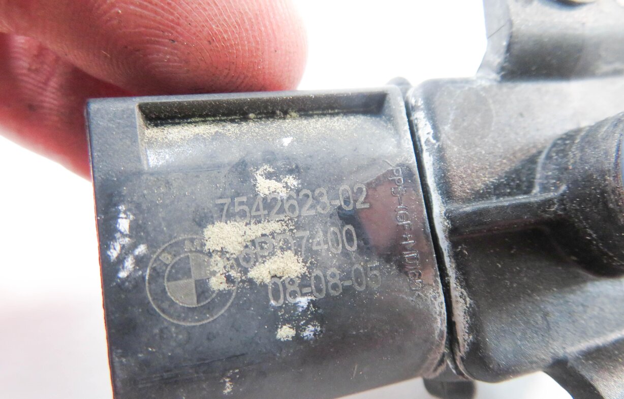 Thumbnail 6: 2006 BMW M5 ///M (E60) 5.0L S85 V10 - MANIFOLD ABSOLUTE PRESSURE SENSOR (MAP)