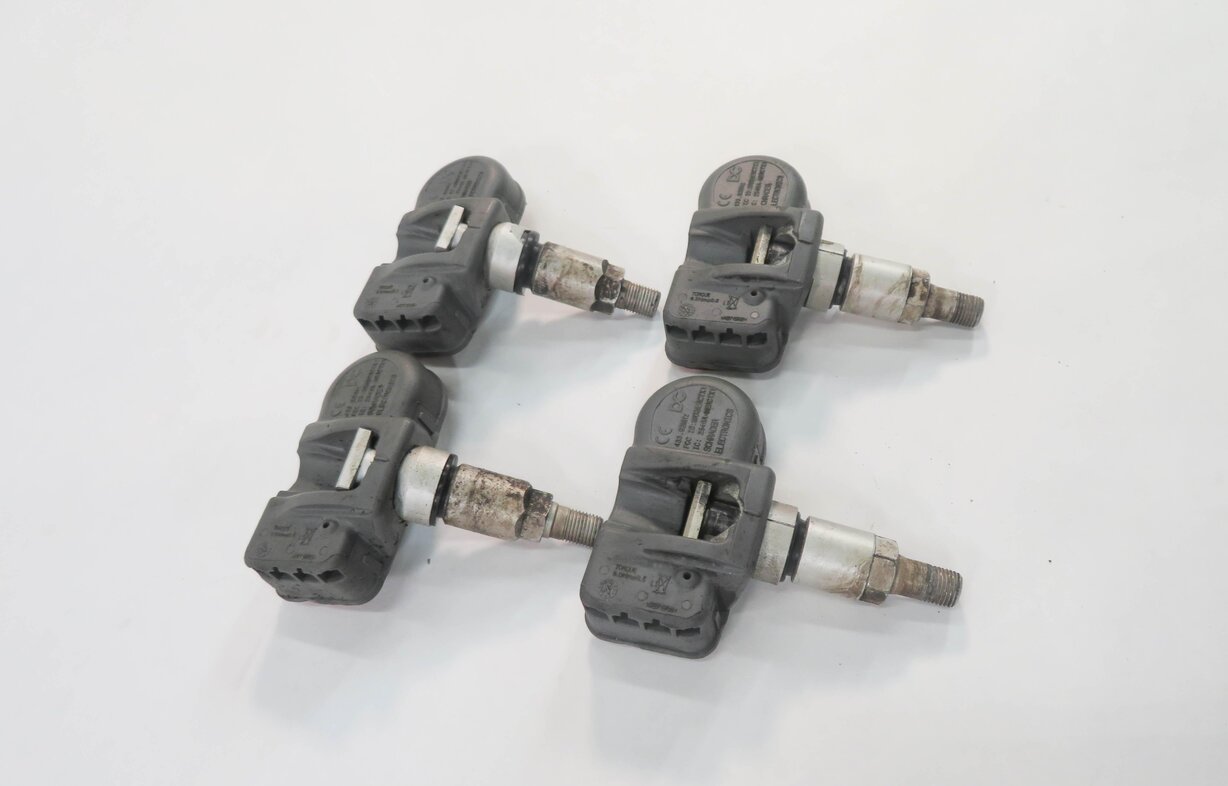 Thumbnail 2: 2006 BMW M5 (E60) ///M - TPMS TIRE AIR PRESSURE SENSOR SET-4 (433.922 MHz)