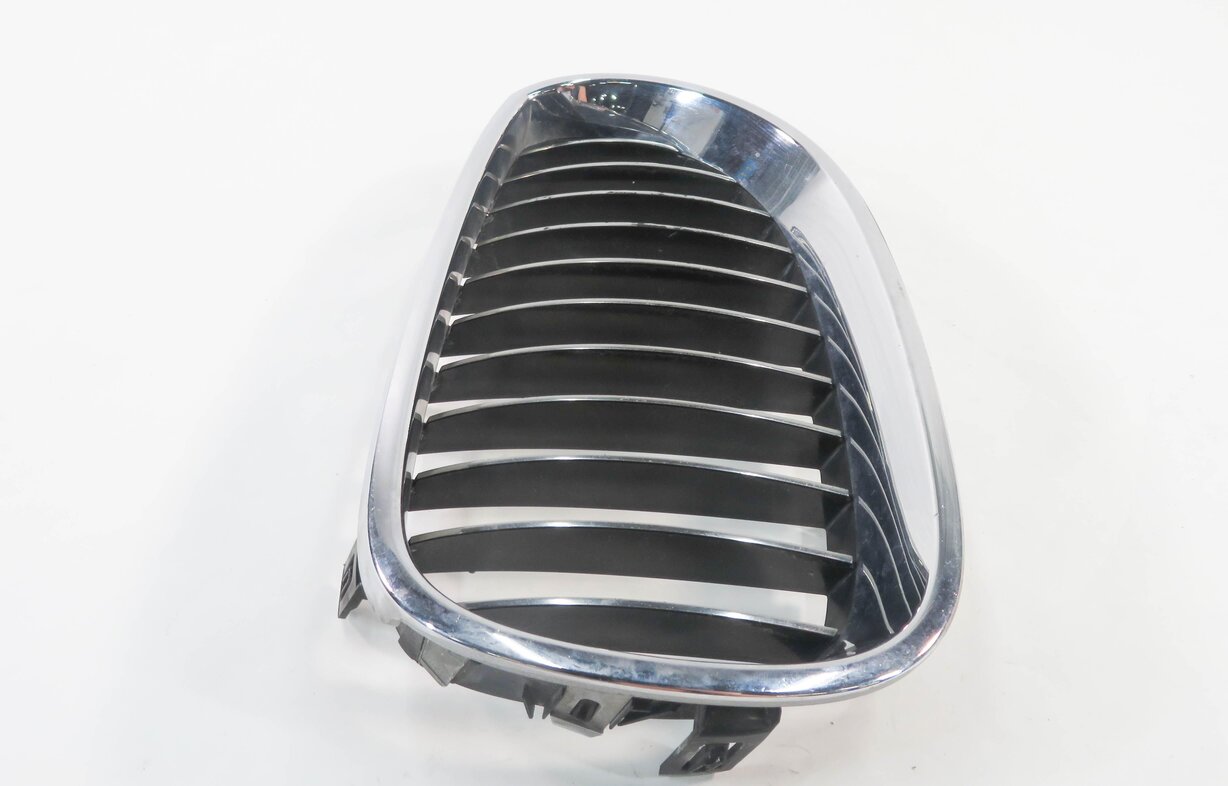 Thumbnail 6: 06-10 BMW 525i 528i 530i 535i 545i 550i M5 (E60) LEFT DRIVER HOOD VENT GRILLE