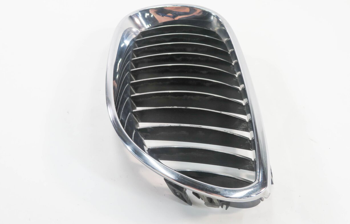 Thumbnail 8: 06-10 BMW 525i 528i 530i 535i 545i 550i M5 (E60) LEFT DRIVER HOOD VENT GRILLE