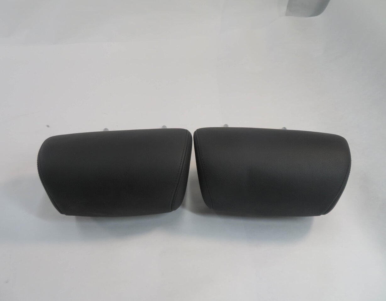 Thumbnail 4: 2006 BMW M5 (E60) ///M - REAR LEFT & RIGHT (BLACK MERINO LEATHER) HEADREST SET
