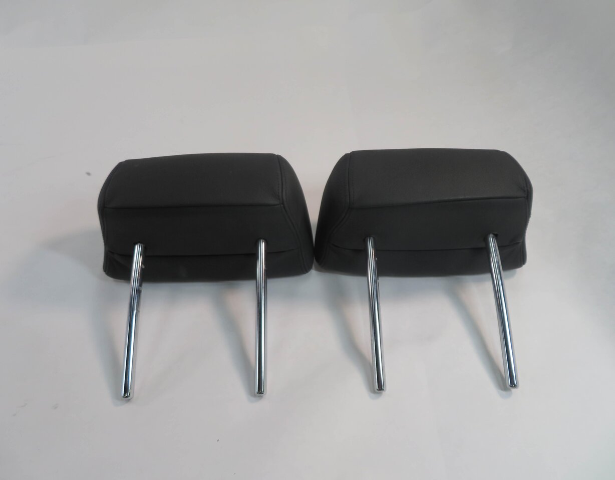Thumbnail 5: 2006 BMW M5 (E60) ///M - REAR LEFT & RIGHT (BLACK MERINO LEATHER) HEADREST SET