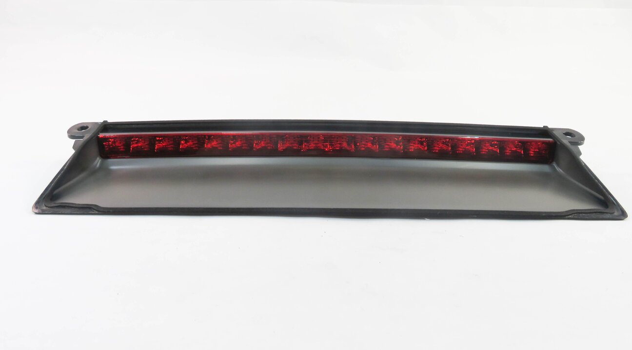 Thumbnail 6: 2010 PORSCHE PANAMERA (970 G1) REAR 3rd THIRD BRAKE LIGHT STOP SIGNAL LAMP