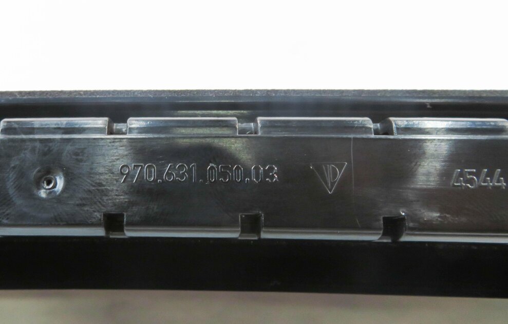 Thumbnail 8: 2010 PORSCHE PANAMERA (970 G1) REAR 3rd THIRD BRAKE LIGHT STOP SIGNAL LAMP