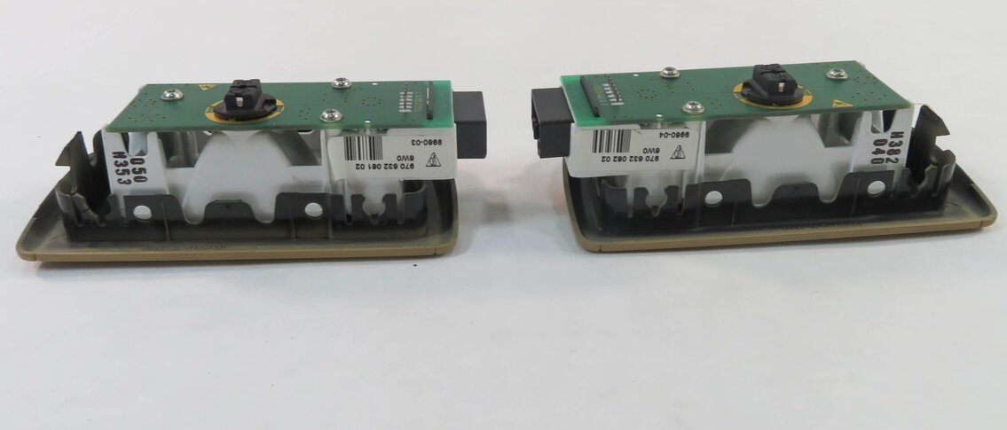 Thumbnail 5: 2010 PORSCHE PANAMERA (970 G1) LEFT & RIGHT REAR DOME LIGHT LAMP SET-2 (BEIGE)