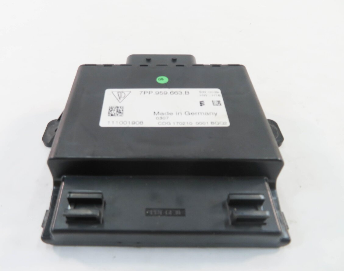 Thumbnail 4: 2010 PORSCHE PANAMERA (970 G1) VOLTAGE CONVERTER CONTROL MODULE
