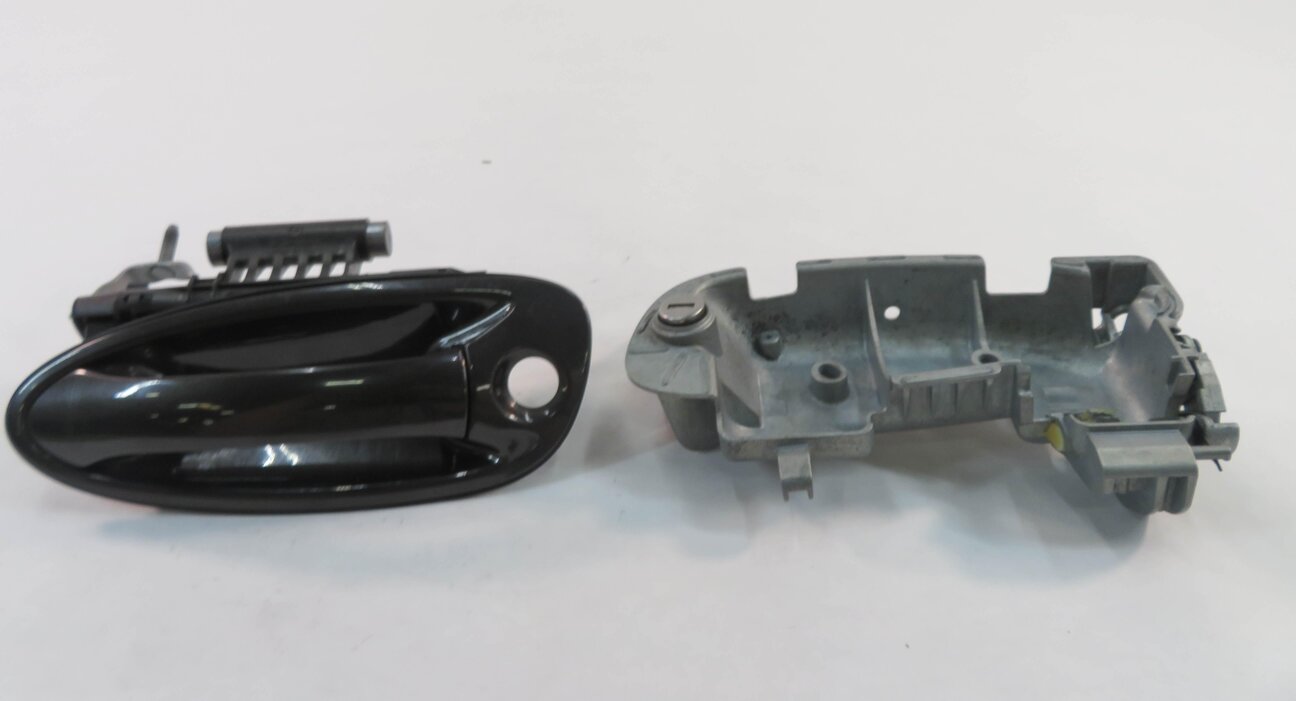 2010-2016 PORSCHE PANAMERA (970 G1) LEFT FRONT EXTERIOR DOOR HANDLE (GRAY 1A1A)