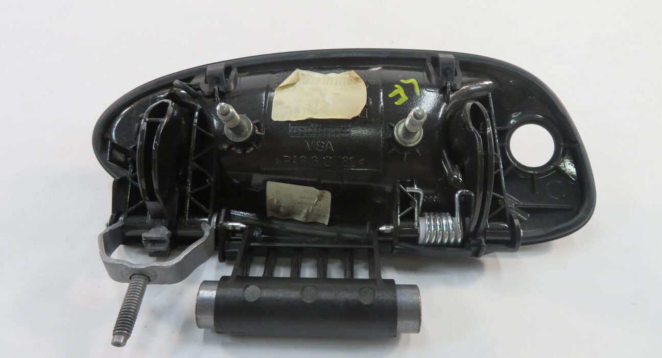 Thumbnail 6: 2010-2016 PORSCHE PANAMERA (970 G1) LEFT FRONT EXTERIOR DOOR HANDLE (GRAY 1A1A)