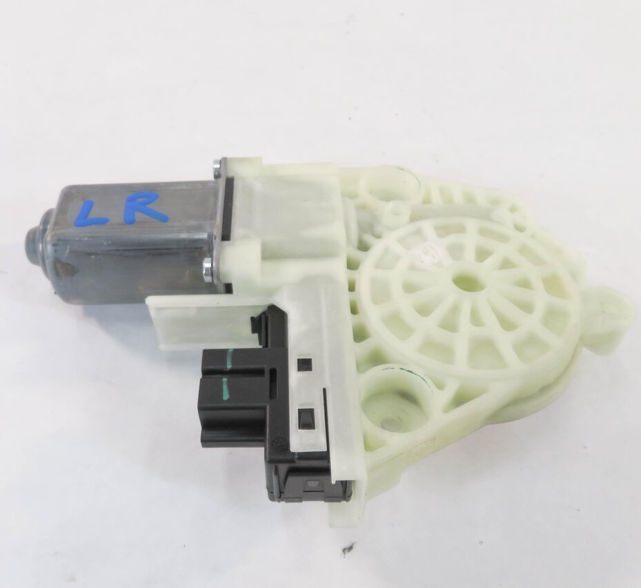 Thumbnail 2: 2010-2016 PORSCHE PANAMERA (970 G1) 3.0L / 3.6L / 4.8L - RADIATOR COOLING FAN