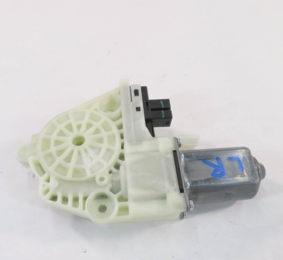 Thumbnail 4: 2010-2016 PORSCHE PANAMERA (970 G1) 3.0L / 3.6L / 4.8L - RADIATOR COOLING FAN