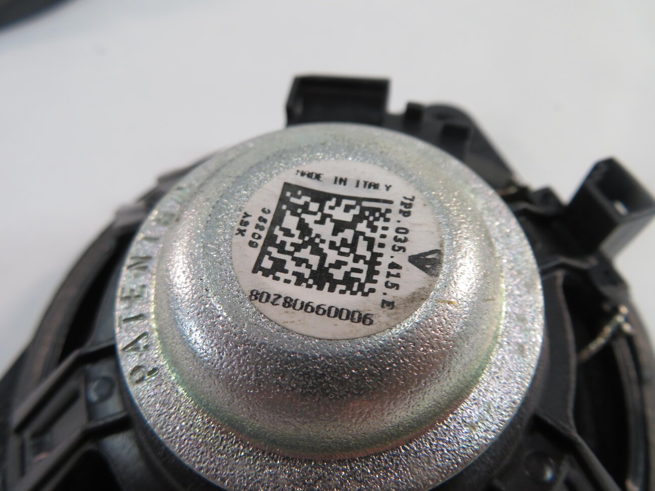 Thumbnail 6: 2010 PORSCHE PANAMERA (970 G1) RADIO STEREO MID RANGE TWEETER SPEAKER SET-4