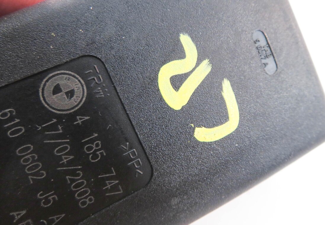 Thumbnail 9: 2008 BMW X5 (E70) LEFT REAR 2nd SECOND ROW SEAT SEATBELT BUCKLE RECEIVER (BLACK)