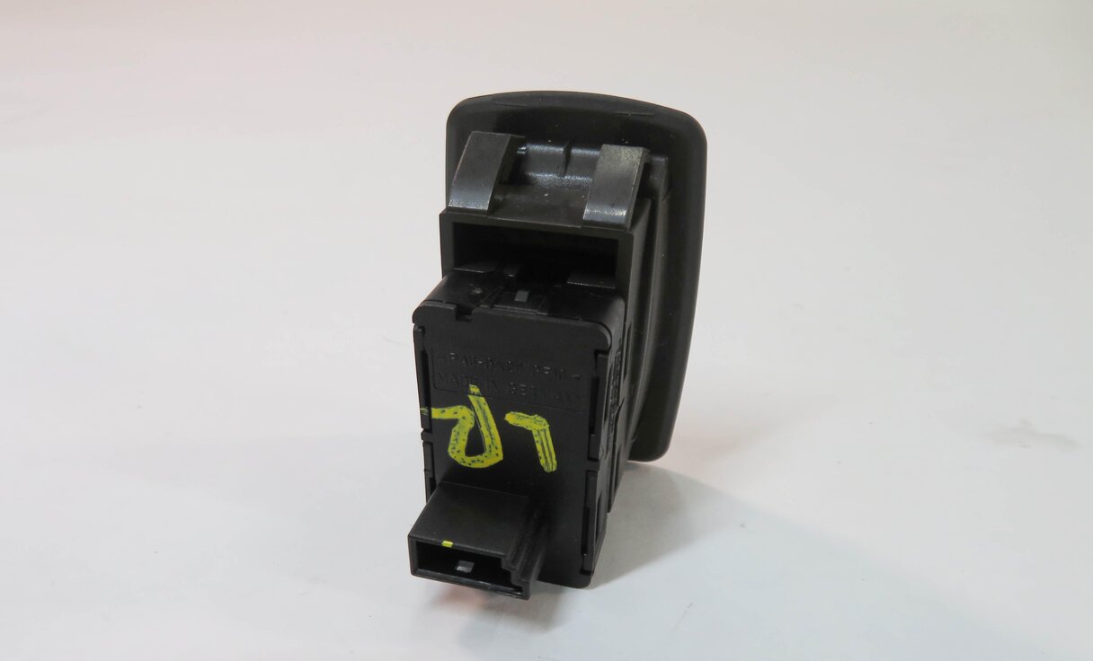 Thumbnail 3: 2008 BMW X5 (E70) FRONT / REAR PASSENGER - POWER WINDOW SWITCH BUTTON (BROWN)