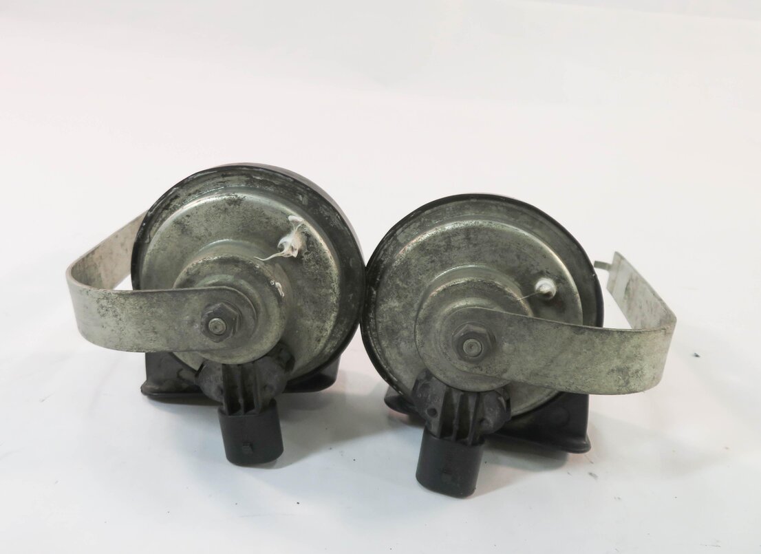 Thumbnail 3: 2007-2011 BMW X5 X6 (E70 E71) HIGH & LOW TONE NOTE EMERGENCY SAFETY HORN SET