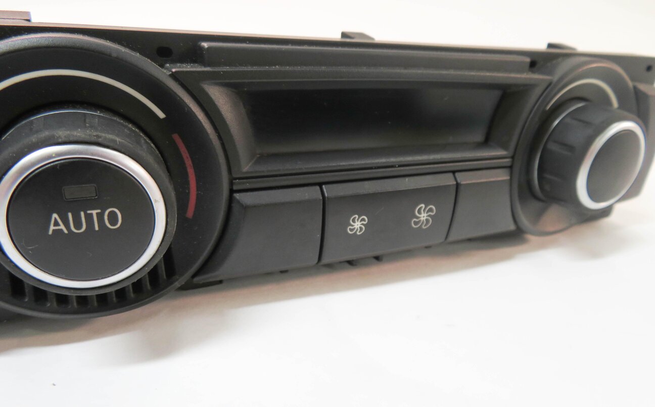 Thumbnail 9: 2007-2013 BMW X5 (E70) REAR HEATER A/C CLIMATE TEMPERATURE CONTROL PANEL