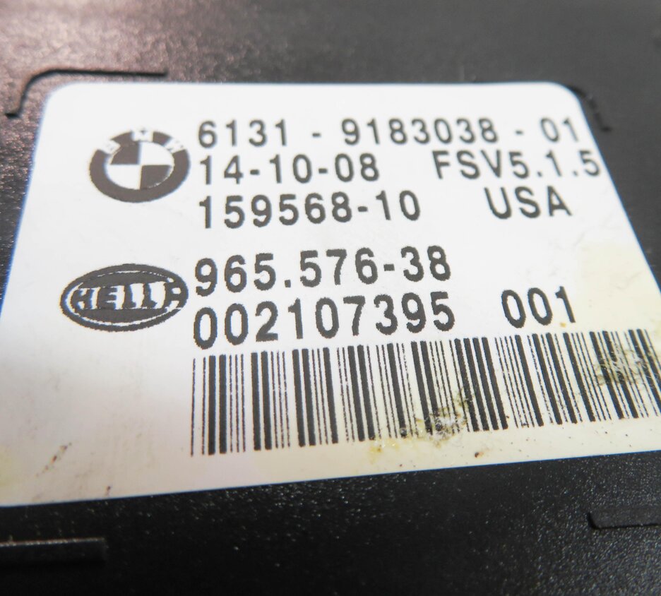 Thumbnail 10: 2007 BMW X5 (E70) FRONT MAP READING COURTESY DOME LIGHT LAMP (GRAY)