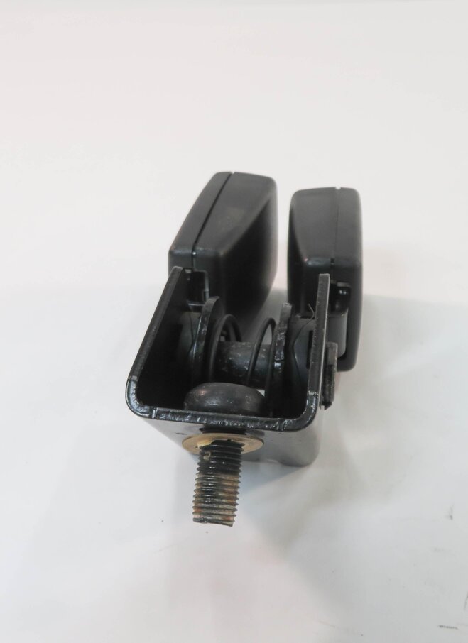 Thumbnail 3: 2007 BMW X5 (E70) REAR 3rd THIRD ROW SEAT - SEATBELT BUCKLE RECEIVER SET