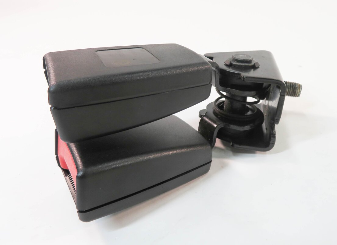 Thumbnail 5: 2007 BMW X5 (E70) REAR 3rd THIRD ROW SEAT - SEATBELT BUCKLE RECEIVER SET