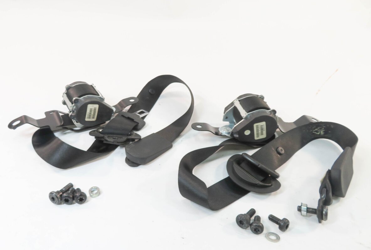 2007 BMW X5 (E70) REAR 2nd SECOND ROW SEAT SEATBELT BUCKLE RETRACTOR SET (BLACK)