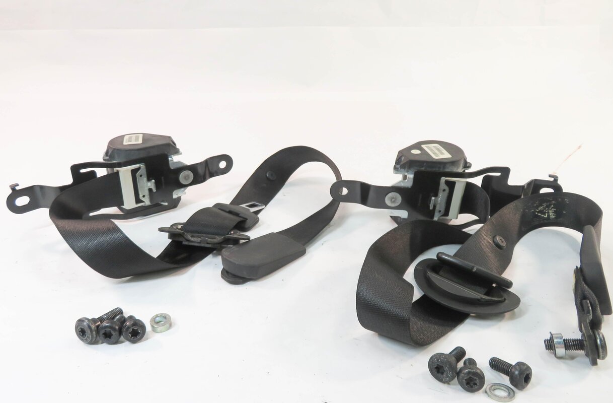 Thumbnail 4: 2007 BMW X5 (E70) REAR 2nd SECOND ROW SEAT SEATBELT BUCKLE RETRACTOR SET (BLACK)