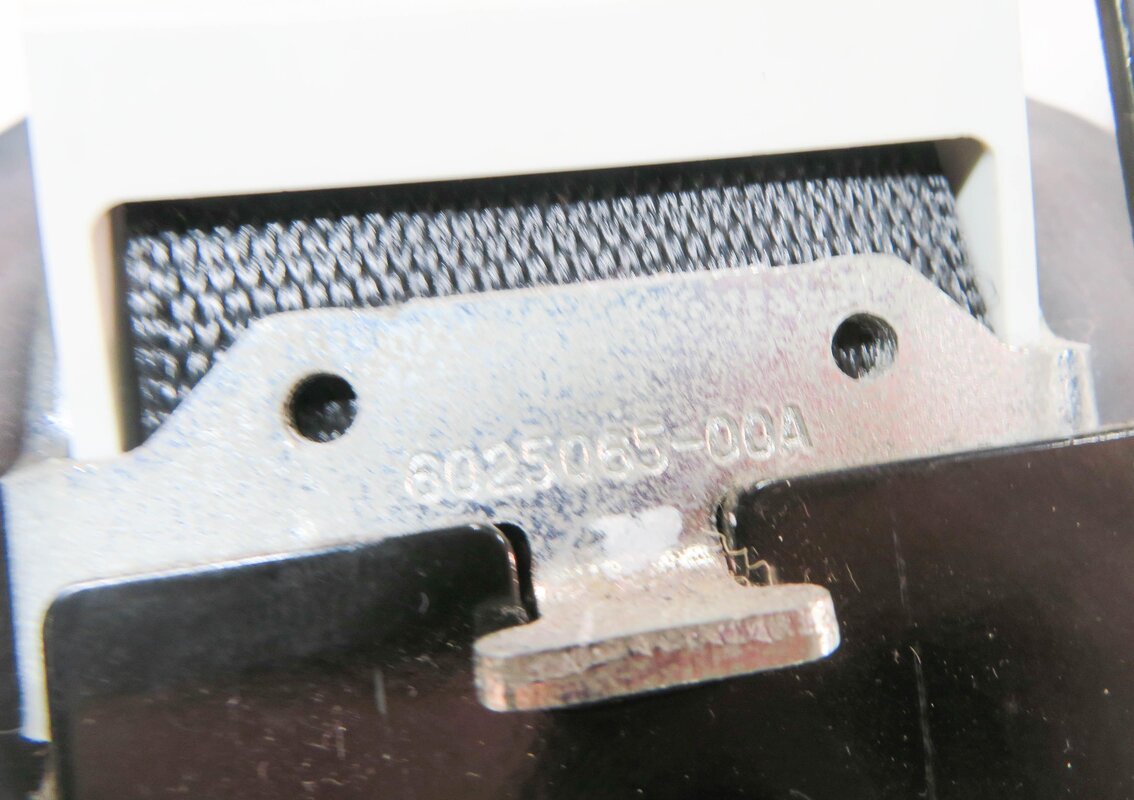 Thumbnail 5: 2007 BMW X5 (E70) REAR 2nd SECOND ROW SEAT SEATBELT BUCKLE RETRACTOR SET (BLACK)