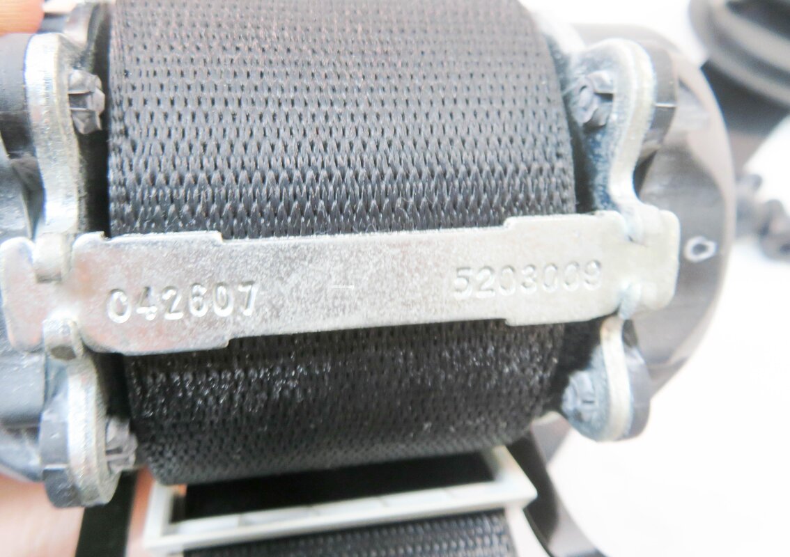Thumbnail 8: 2007 BMW X5 (E70) REAR 2nd SECOND ROW SEAT SEATBELT BUCKLE RETRACTOR SET (BLACK)