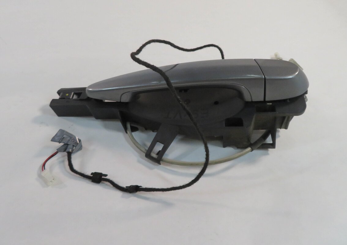 Thumbnail 3: 2007 BMW X5 (E70) RIGHT FRONT PASSENGER DOOR HANDLE (SPACE GRAY METALLIC A52)